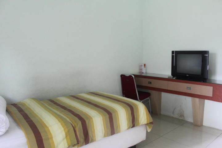 Golden Harvest Hotel Jambi Room photo