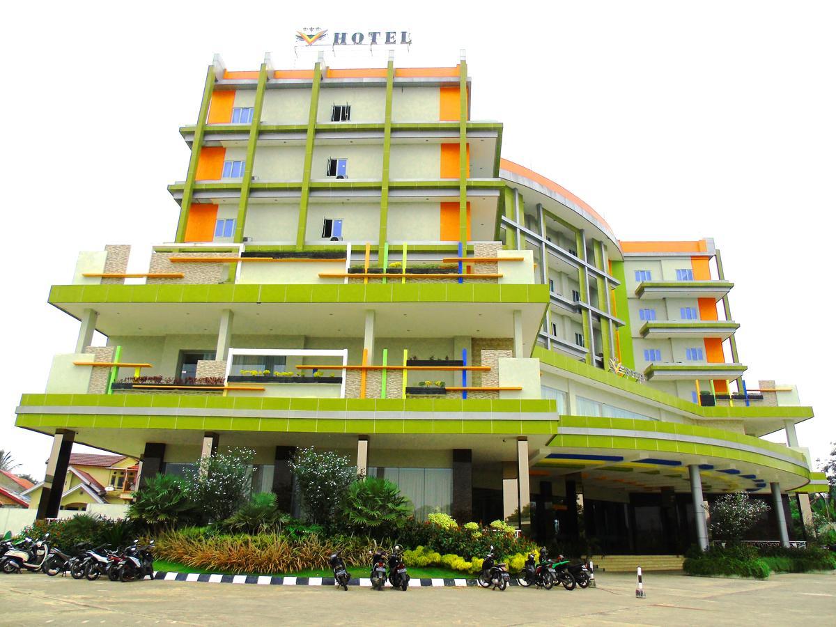 Golden Harvest Hotel Jambi Exterior photo